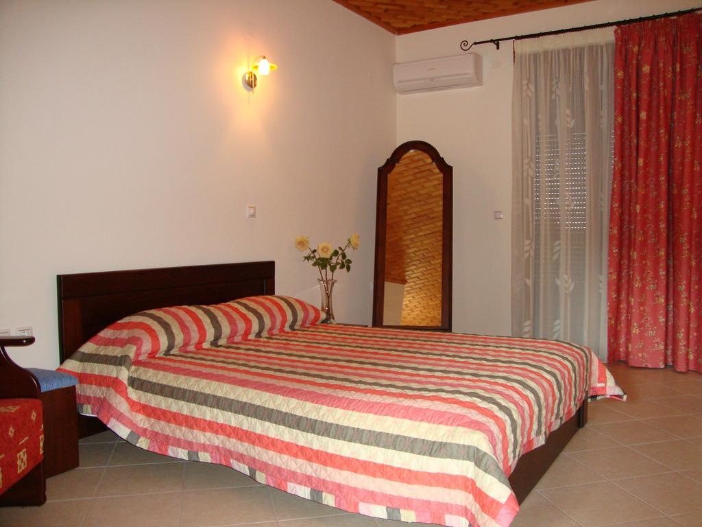 Bistola Guesthouse Vlakhokeraséa Extérieur photo